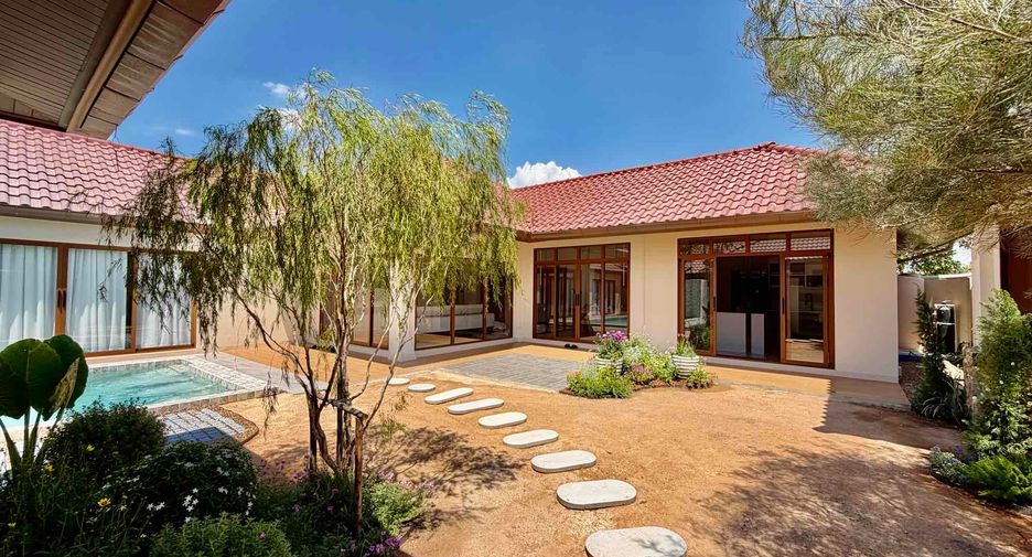Villa en alquiler de 4 habitaciones en Bang Lamung, Chonburi