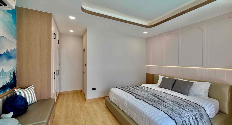 Villa en alquiler de 4 habitaciones en Bang Lamung, Chonburi