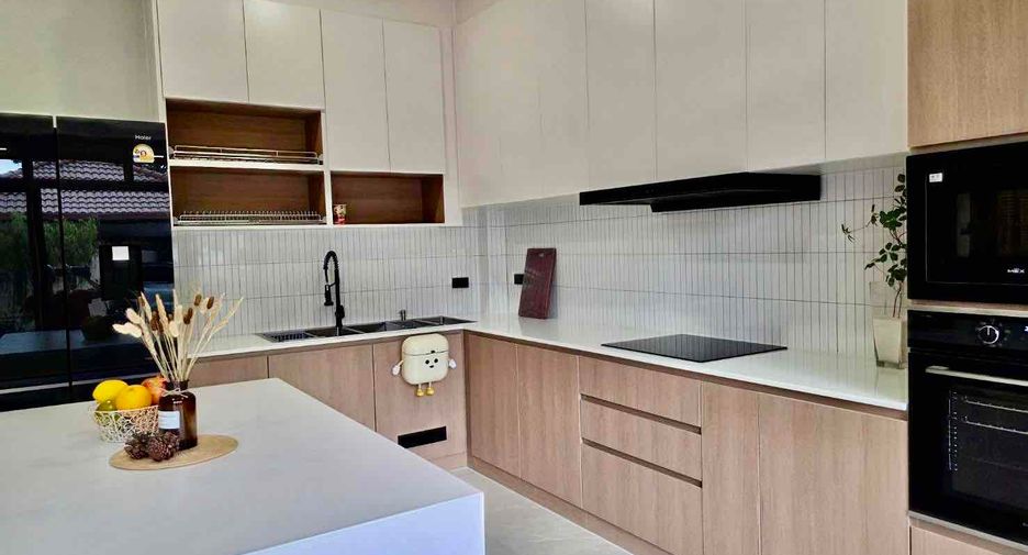 Villa en alquiler de 4 habitaciones en Bang Lamung, Chonburi