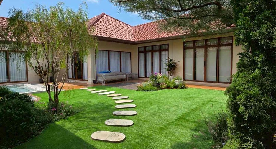 Villa en alquiler de 4 habitaciones en Bang Lamung, Chonburi