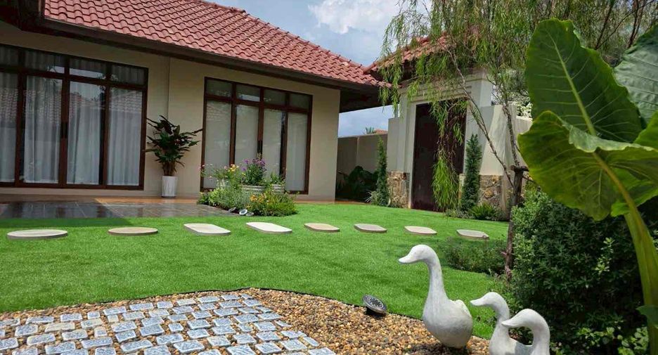 Villa en alquiler de 4 habitaciones en Bang Lamung, Chonburi