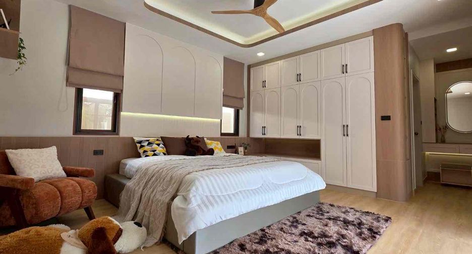 Villa en alquiler de 4 habitaciones en Bang Lamung, Chonburi