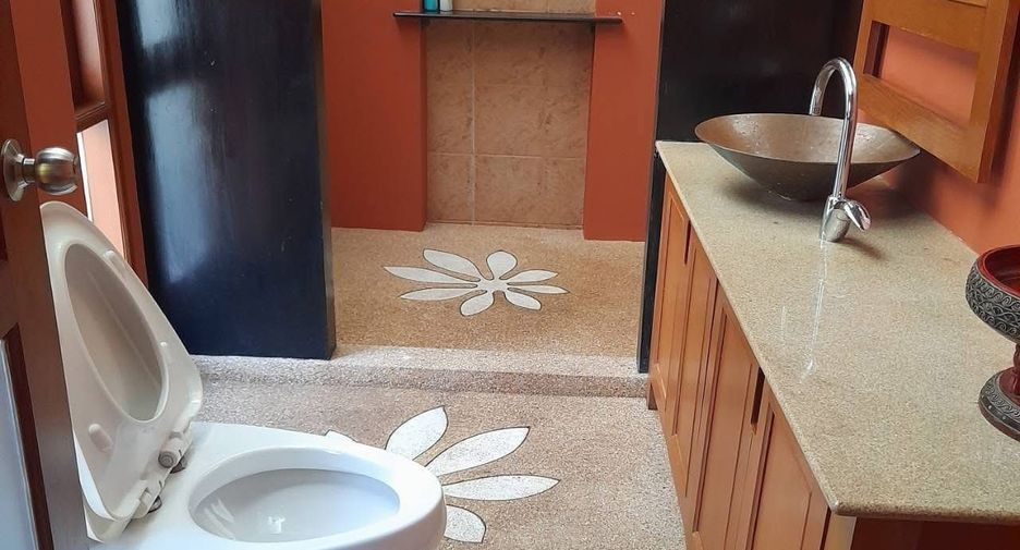 For sale 4 bedrooms house in Bang Lamung, Chonburi