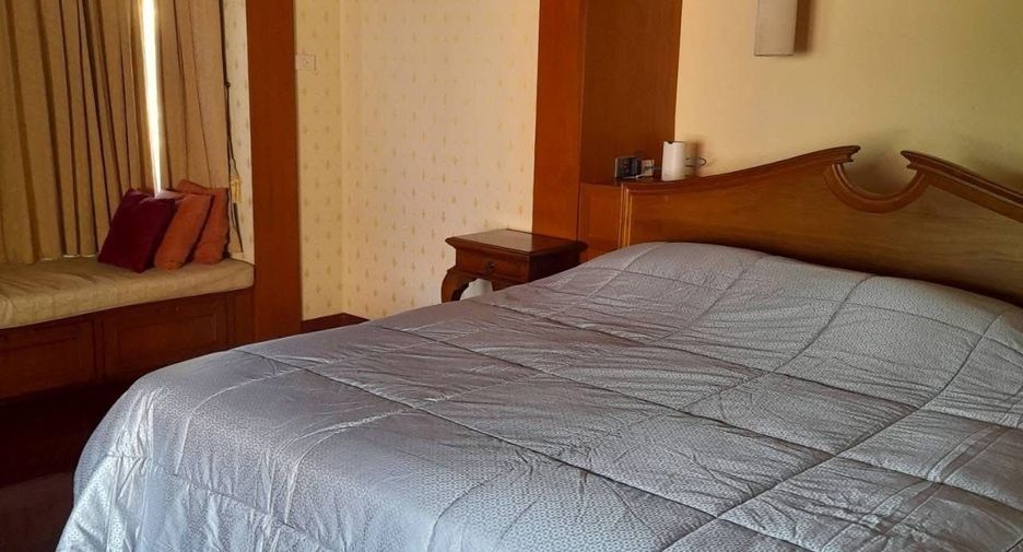 For sale 4 bedrooms house in Bang Lamung, Chonburi