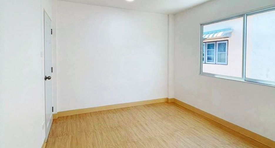 Casa adosada en venta de 2 habitaciones en Bang Bua Thong, Nonthaburi