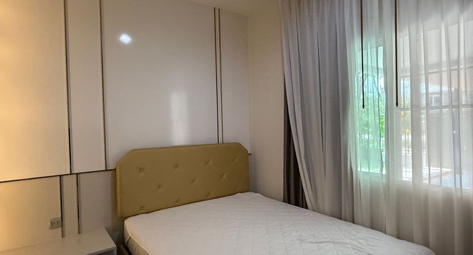 For sale 4 bedrooms house in Lat Krabang, Bangkok