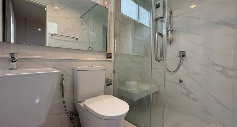 For sale 4 bedrooms house in Lat Krabang, Bangkok