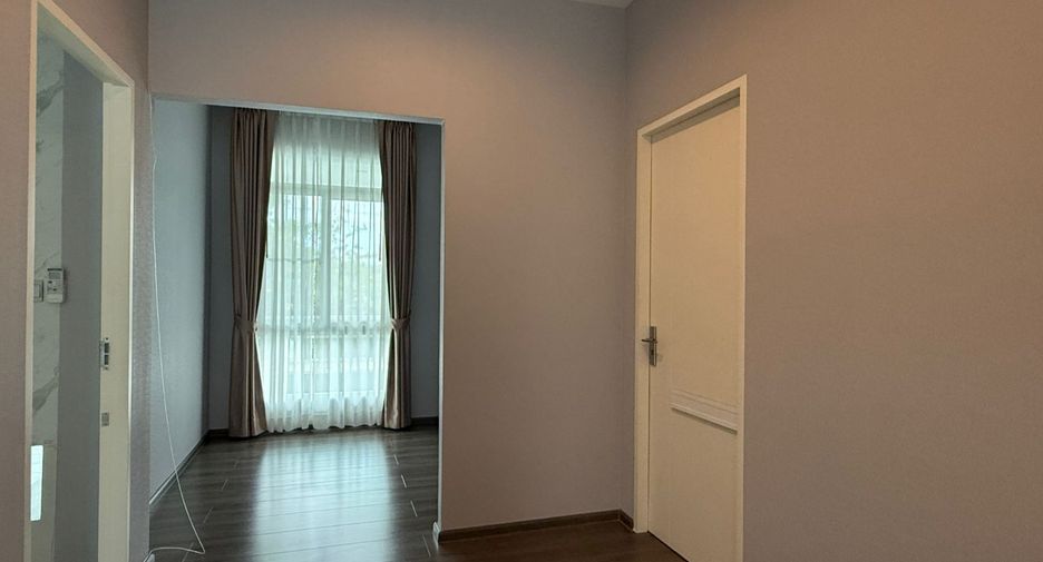For sale 4 bedrooms house in Lat Krabang, Bangkok