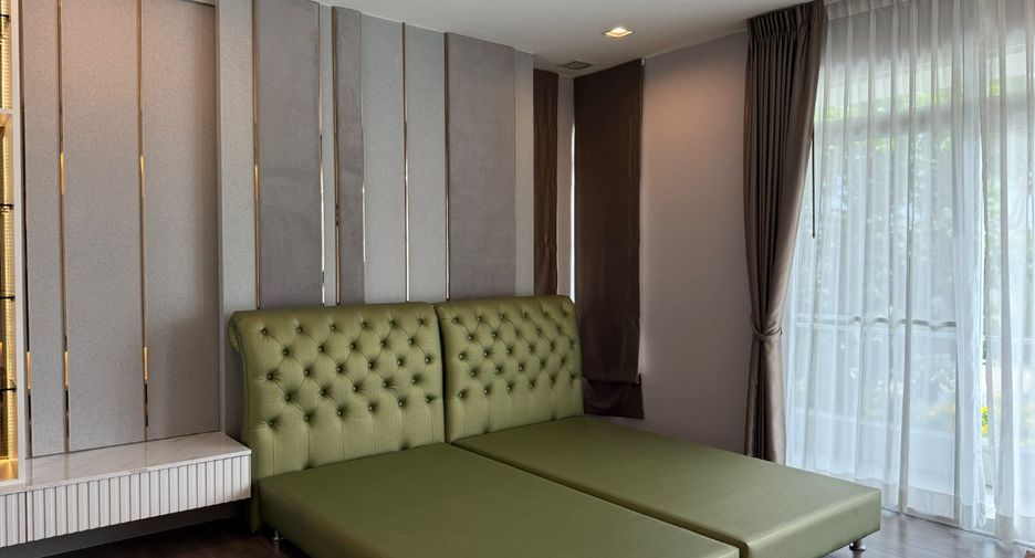 For sale 4 bedrooms house in Lat Krabang, Bangkok