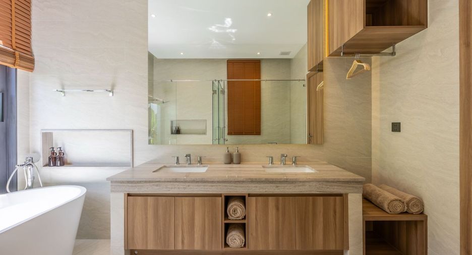 For sale 3 bedrooms villa in Mueang Phuket, Phuket