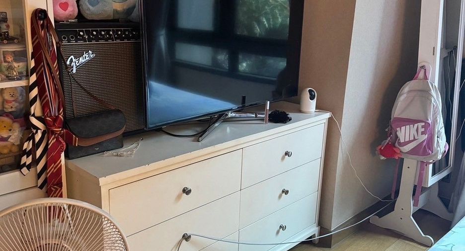 For sale 4 ベッドルーム house in Huai Khwang, Bangkok