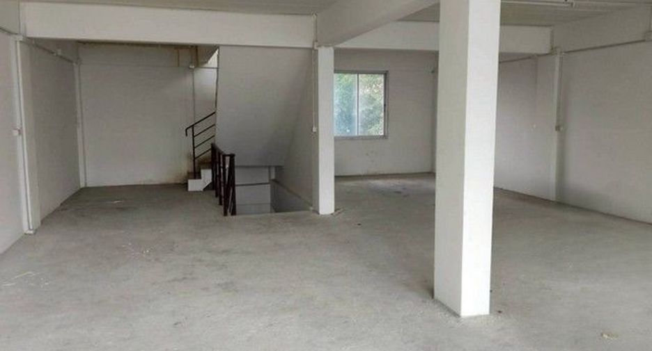 Gewerbefläche zum Kauf mit 4 Zimmer in Bang Bua Thong, Nonthaburi
