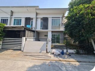 Reihenhaus zum Kauf mit 1 Zimmer in Bang Len, Nakhon Pathom