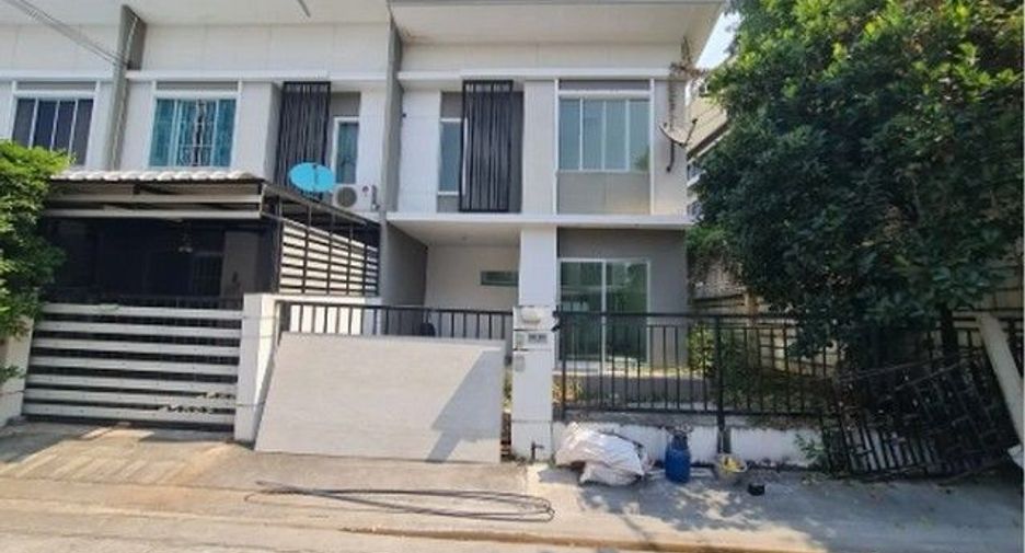 Casa adosada en venta de 1 habitaciones en Bang Len, Nakhon Pathom