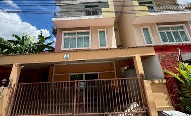 For sale 3 bedrooms townhouse in Mueang Nonthaburi, Nonthaburi
