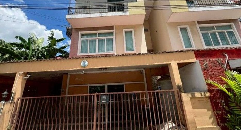 For sale 3 bedrooms townhouse in Mueang Nonthaburi, Nonthaburi