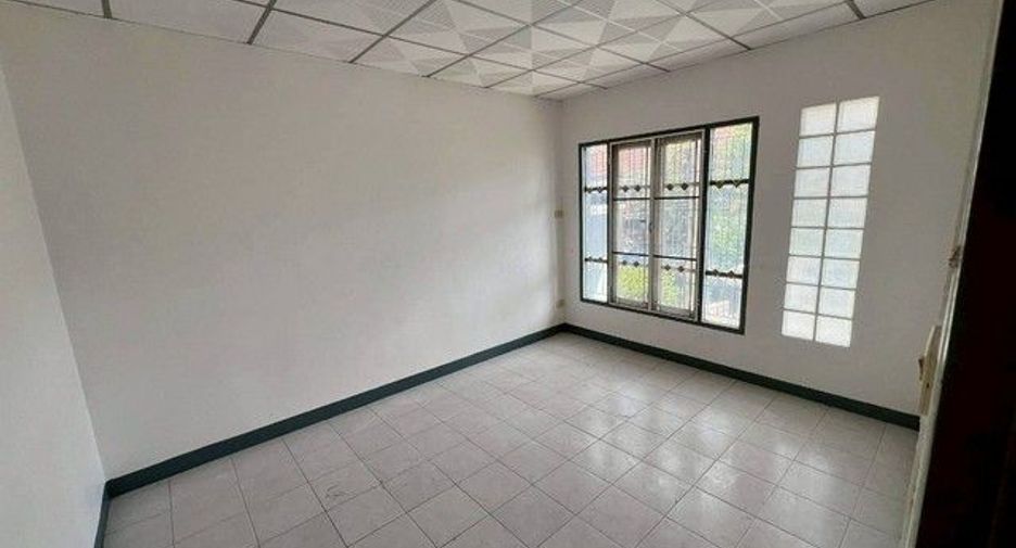 For sale 3 bedrooms townhouse in Bang Bua Thong, Nonthaburi