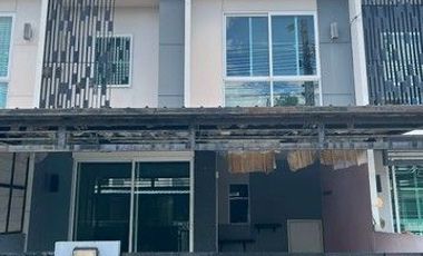 À vendre 3 chambres maison de ville à Bang Bua Thong, Nonthaburi