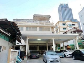 For rent 1 bed retail Space in Phaya Thai, Bangkok