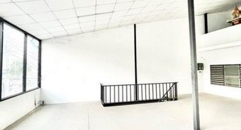 Gewerbefläche zur Miete mit 4 Zimmer in Bang Khen, Bangkok
