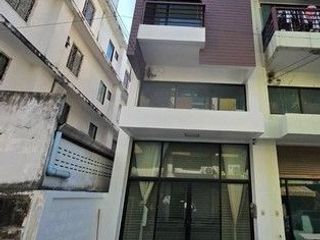 For rent 2 bedrooms retail Space in Khlong Sam Wa, Bangkok