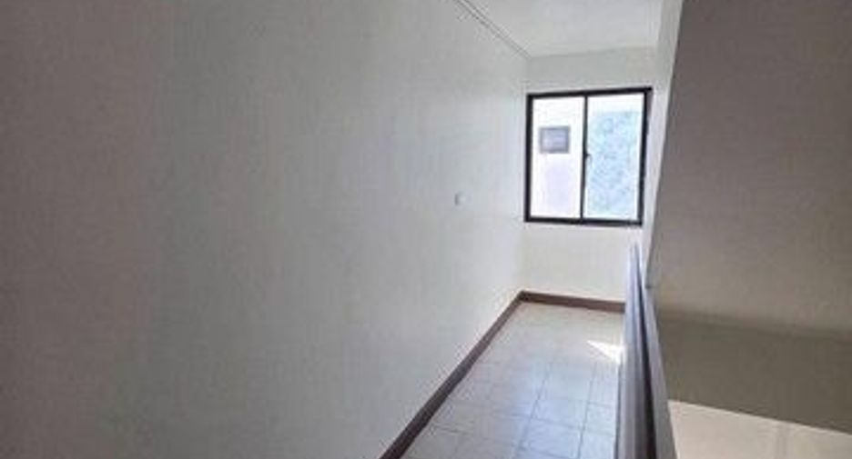 For rent 2 bedrooms retail Space in Khlong Sam Wa, Bangkok