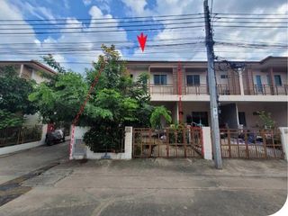 Reihenhaus zum Kauf mit 1 Zimmer in Bang Phli, Samut Prakan