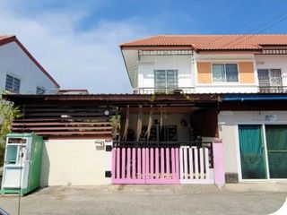 Reihenhaus zum Kauf mit 1 Zimmer in Bang Phli, Samut Prakan