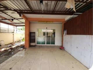 Reihenhaus zum Kauf mit 1 Zimmer in Bang Phli, Samut Prakan
