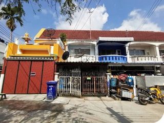 À vendre 1 chambre maison de ville à Bang Phli, Samut Prakan