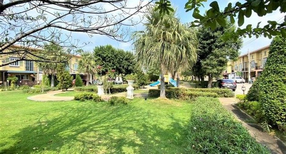 Casa adosada en venta de 3 habitaciones en Mueang Nonthaburi, Nonthaburi