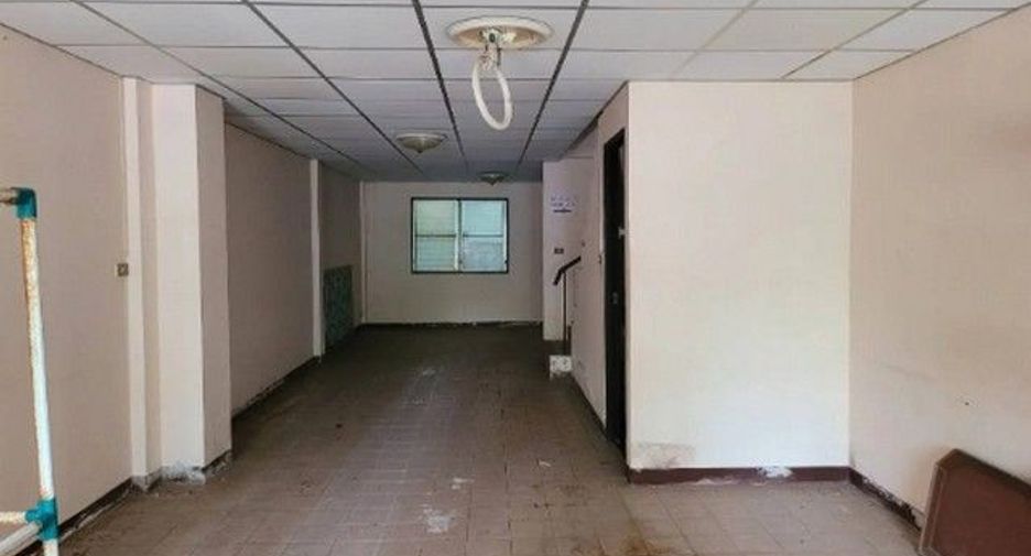 Casa adosada en venta de 1 habitaciones en Ban Khai, Rayong