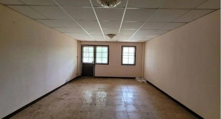 Casa adosada en venta de 1 habitaciones en Ban Khai, Rayong