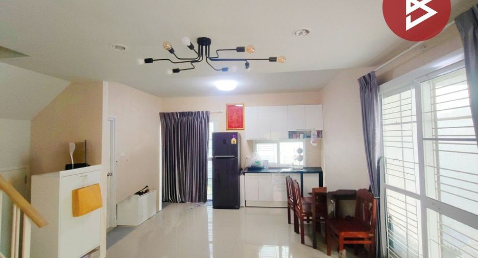 À vendre 3 chambres maison de ville à Bang Na, Bangkok