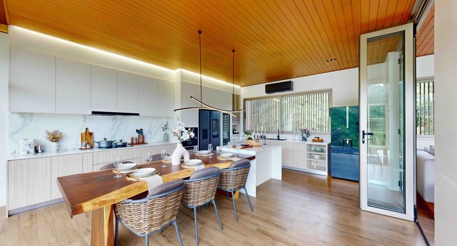 For sale 4 bedrooms villa in Thalang, Phuket