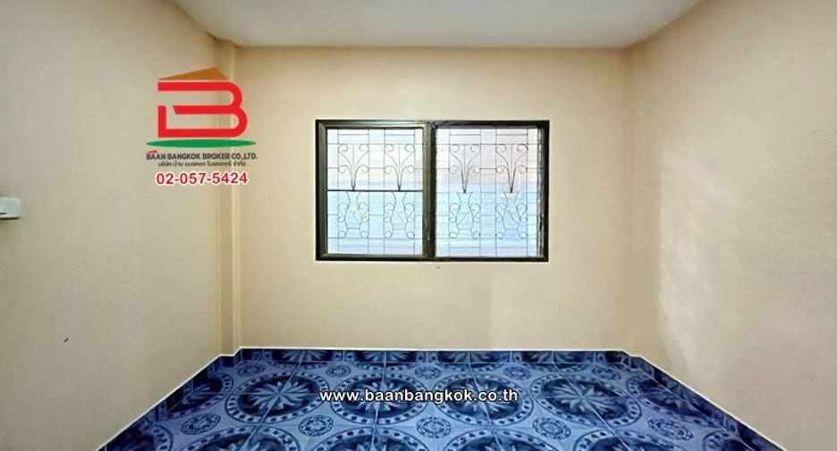 For sale 2 bedrooms townhouse in Thanyaburi, Pathum Thani