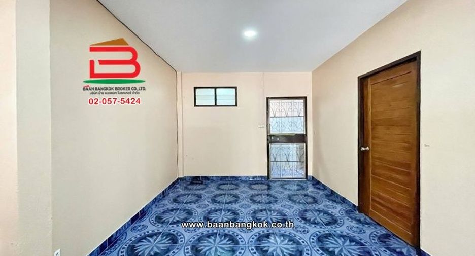 For sale 2 bedrooms townhouse in Thanyaburi, Pathum Thani