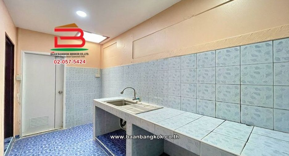 For sale 2 bedrooms townhouse in Thanyaburi, Pathum Thani