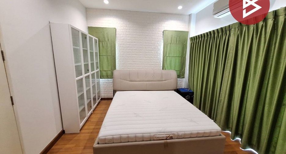 For sale 3 bedrooms house in Khlong Sam Wa, Bangkok
