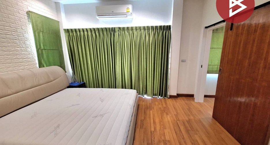 For sale 3 bedrooms house in Khlong Sam Wa, Bangkok