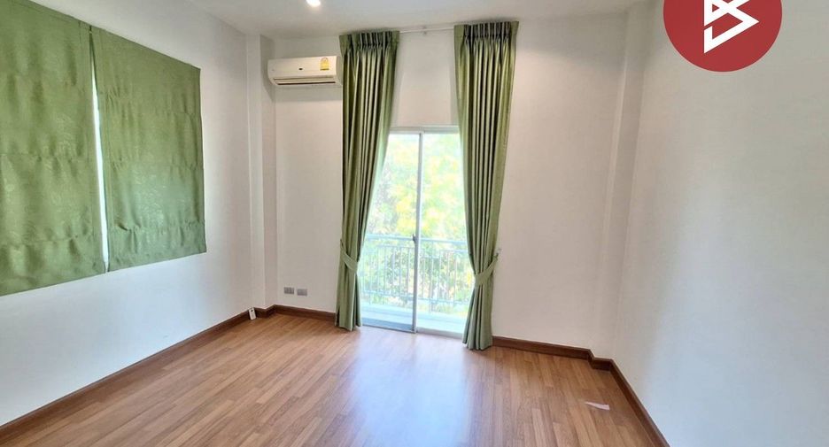 For sale 3 bedrooms house in Khlong Sam Wa, Bangkok