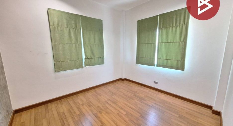 For sale 3 bedrooms house in Khlong Sam Wa, Bangkok