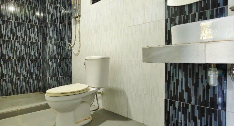 Haus zum Kauf mit 5 Zimmer in Ban Pong, Ratchaburi