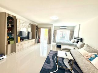 For sale 2 bedrooms townhouse in Doi Saket, Chiang Mai