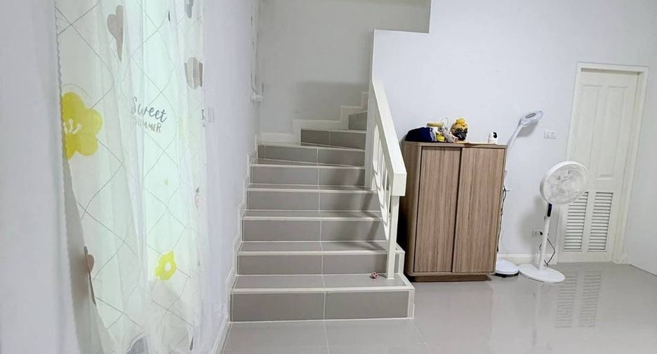 For sale 2 bedrooms townhouse in Doi Saket, Chiang Mai