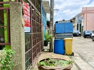 For sale 3 bedrooms townhouse in Nong Khaem, Bangkok