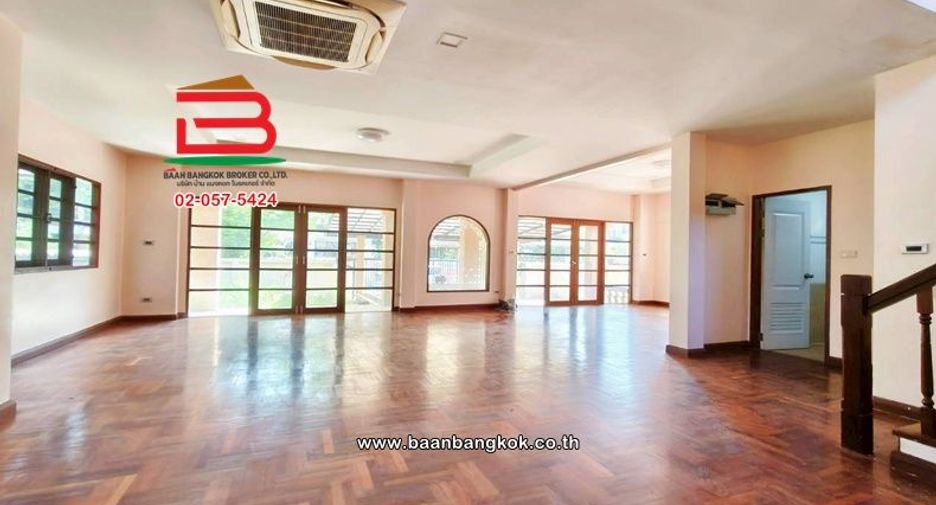 出售 5 卧室 独立屋 在 Chatuchak, 曼谷