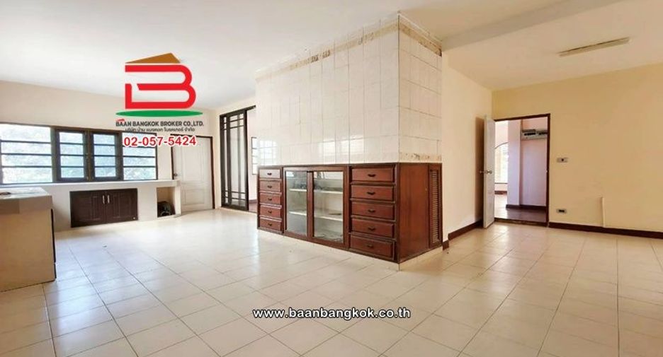 出售 5 卧室 独立屋 在 Chatuchak, 曼谷