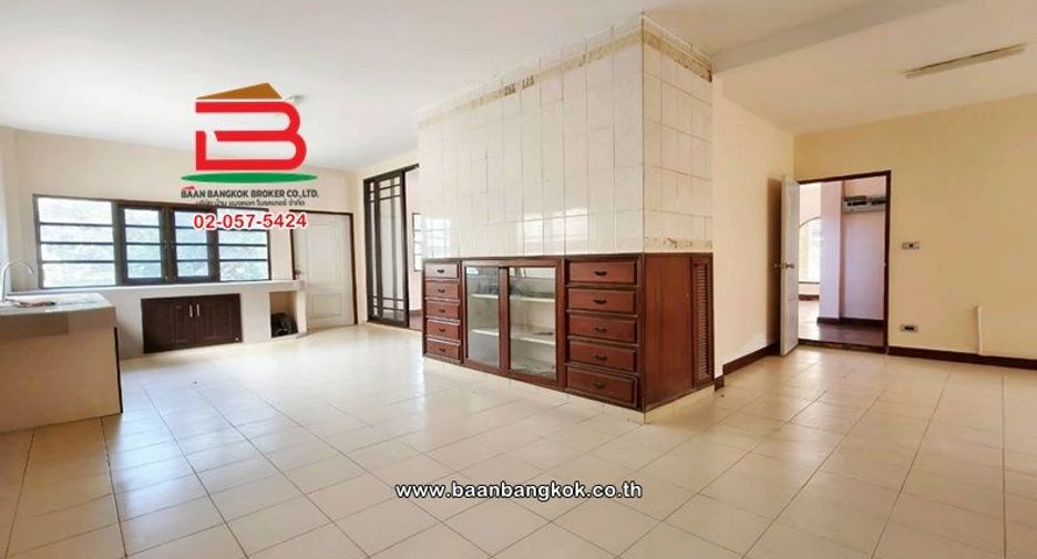 出售 5 卧室 独立屋 在 Chatuchak, 曼谷