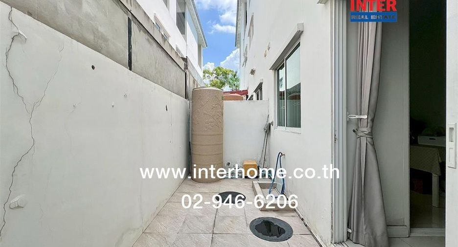 For sale 3 bedrooms townhouse in Min Buri, Bangkok